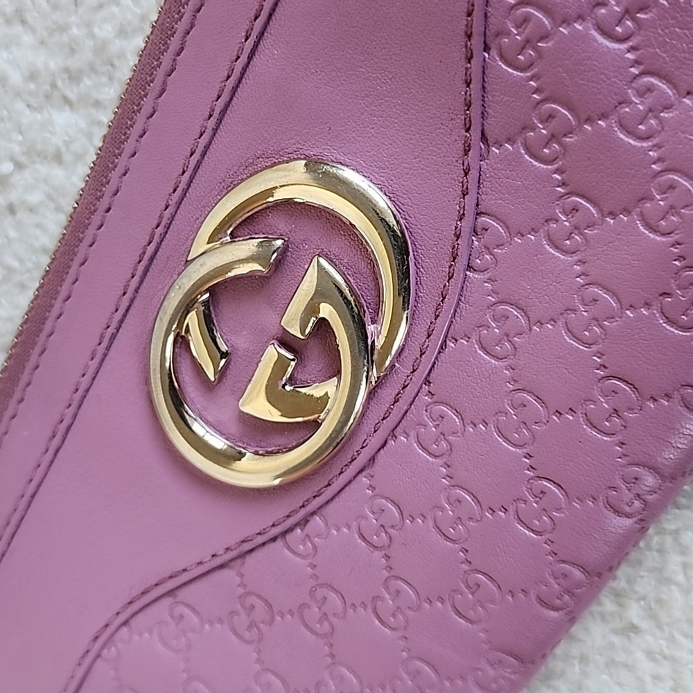 Gucci Lilac Embossed Wallet - Picture 5 of 11